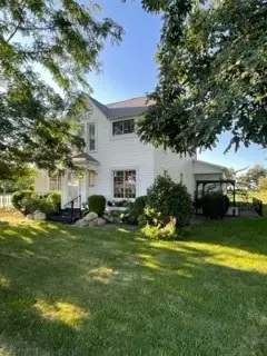 10332 E Lake Rd, North East, PA 16428