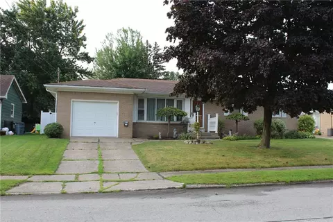 851 E 43rd St, Erie, PA 16504