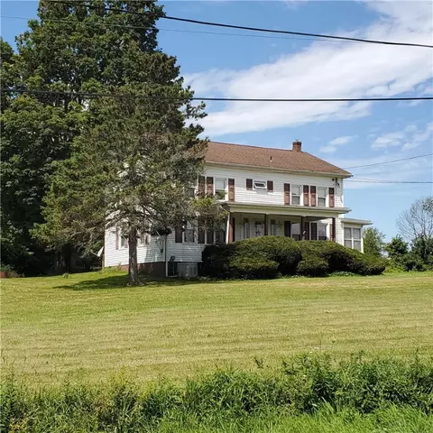 4010 Reichert Rd, Erie, PA 16509