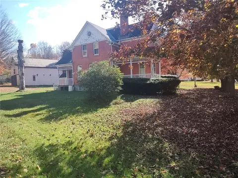 8567 S Main St, Springboro, PA 16435