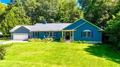 8511 Shady Ln, Girard, PA 16417