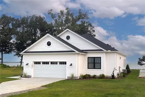 2034 Lakeside Dr, Erie, PA 16511