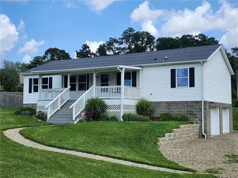 7285 Water St, Fairview, PA 16415