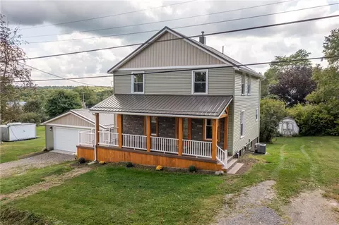 8 Kilbourne Rd, Greenville, PA 16125