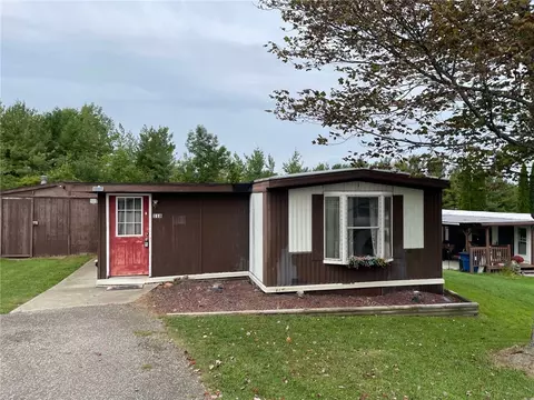 118 Timberlake Dr, Mckean, PA 16426