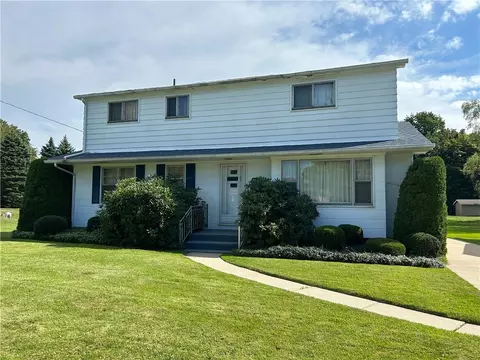 3813 Meadow Dr, Erie, PA 16506