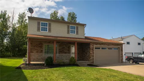 3812 Amherst Rd, Erie, PA 16506