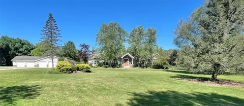 17901 Station Rd, Centerville, PA 16404