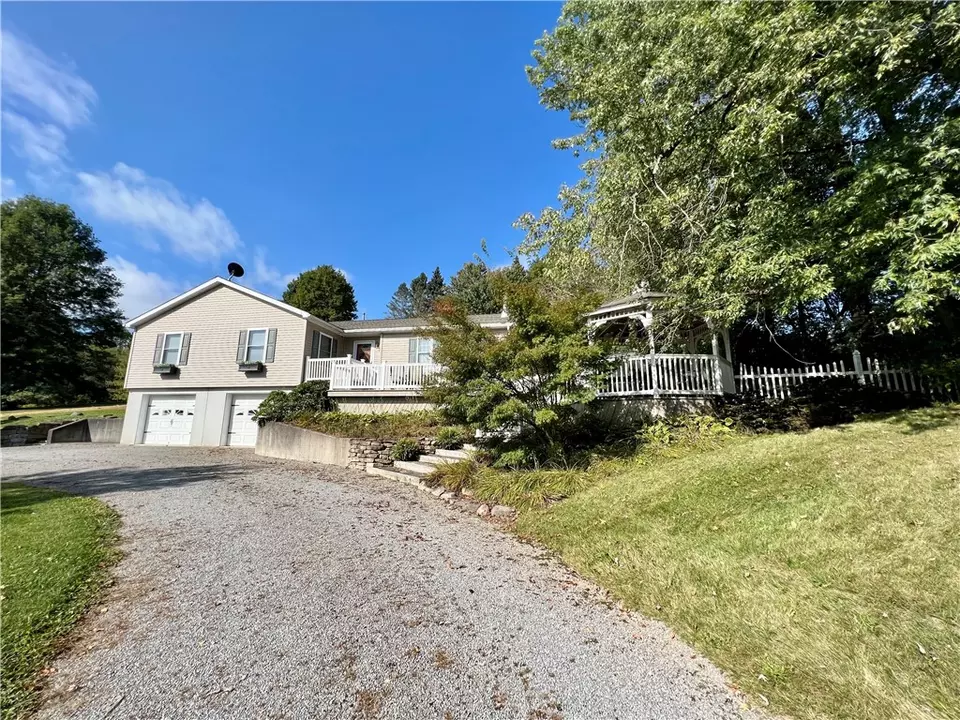  1283 N Main St, Russell, PA 16345 photo 2