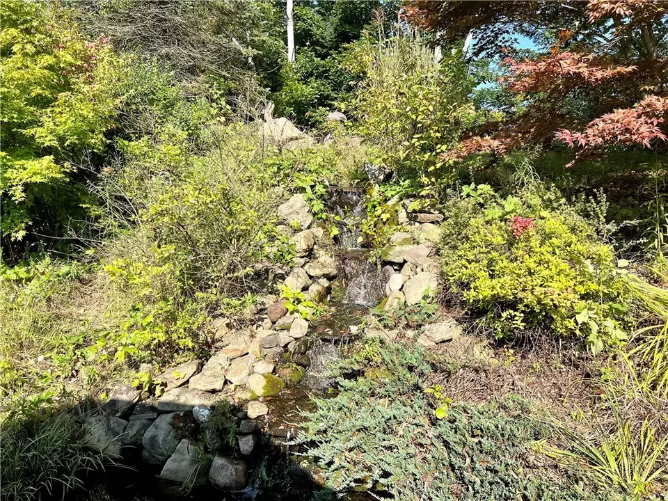  1283 N Main St, Russell, PA 16345 photo 8