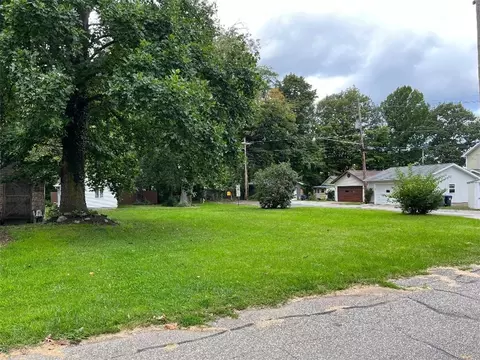 104 Kelso Dr, Erie, PA 16505