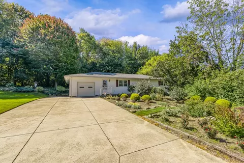 4624 Covert Cir, Erie, PA 16509