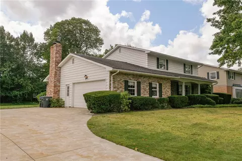 1235 Spring Valley Dr, Erie, PA 16509