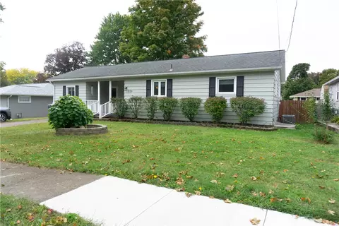 228 Macrina Dr, Girard, PA 16417