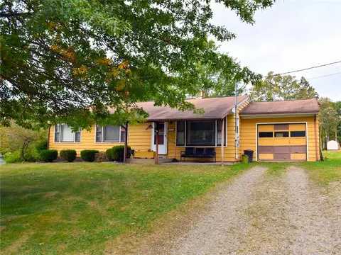 10713 Hollis Rd, Meadville, PA 16335