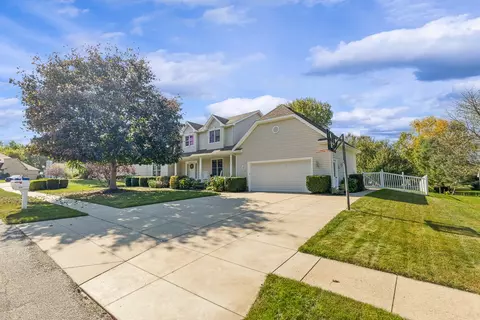 5536 Sandalwood Ct, Erie, PA 16506