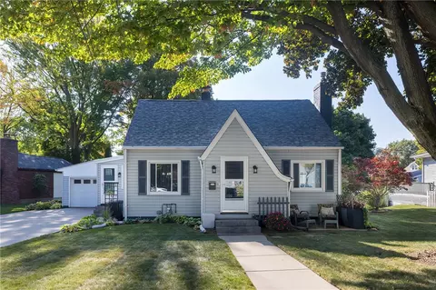 103 E Division St, North East, PA 16428