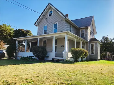 2108 Station Rd, Erie, PA 16510
