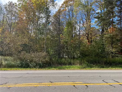 Perry Highway, Waterford, PA 16441
