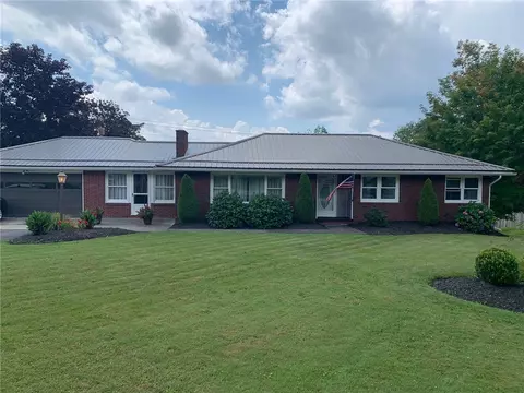 11227 Pettis Rd, Meadville, PA 16335