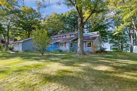 4072 S Shore Dr, Erie, PA 16505