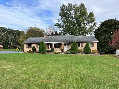 10484 Hollis Rd, Meadville, PA 16335