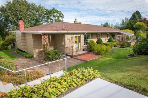 1502 Winslow Dr, Erie, PA 16509