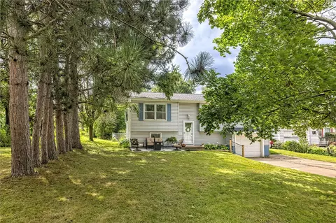 1651 Winslow Dr, Erie, PA 16509