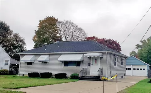 2153 N Manor Dr, Erie, PA 16505