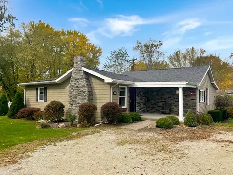226 S High St, Waterford, PA 16441