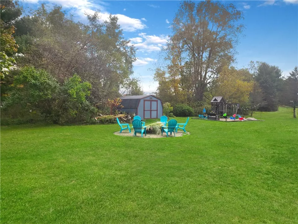  15288 Linda Ave, Saegertown, PA 16433 photo 2