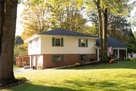 19052 Hillcrest Dr, Corry, PA 16407