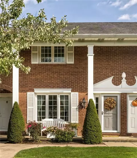 3211 Georgian Ct, Erie, PA 16506