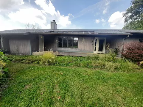 1420 Hardscrabble Blvd, Erie, PA 16505