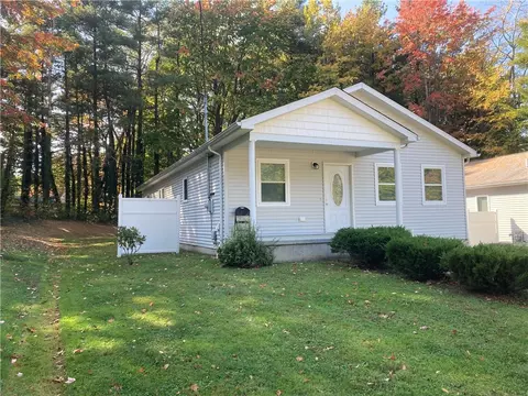 3210 Tamarack Dr, Erie, PA 16506