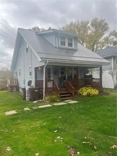 265 N 3rd St, Conneaut Lake, PA 16316
