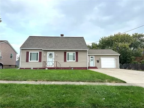 1592 W 40th St, Erie, PA 16509