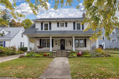 10 Pershing Ave, North East, PA 16428