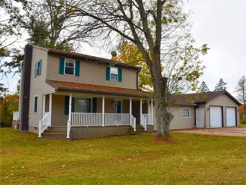 8981 Crane Rd, Cranesville, PA 16410