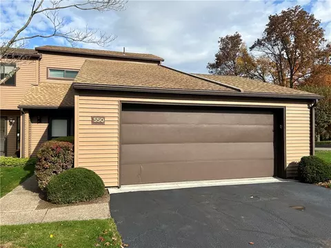 550 Montroyale Dr, Millcreek, PA 16504