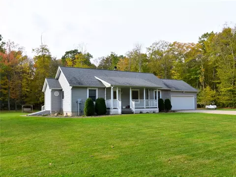 11279 Pachuk Rd, Conneautville, PA 16406