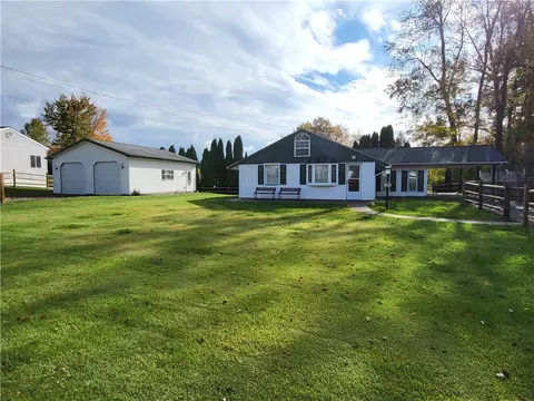 11925 Oakmont Dr, Conneaut Lake, PA 16316