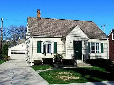 2811 Oakwood St, Erie, PA 16508