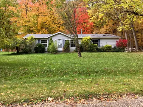9729 Iroquois Trl, Espyville, PA 16424