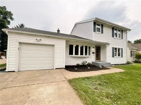 96 E Division St, North East, PA 16428