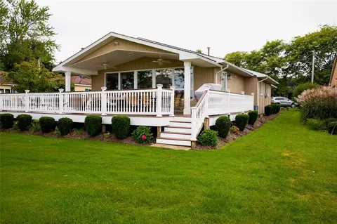 11412 Phil Miller Ln, Conneaut Lake, PA 16316