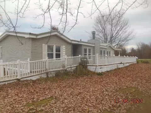 8251 Highline Blvd, Erie, PA 16509