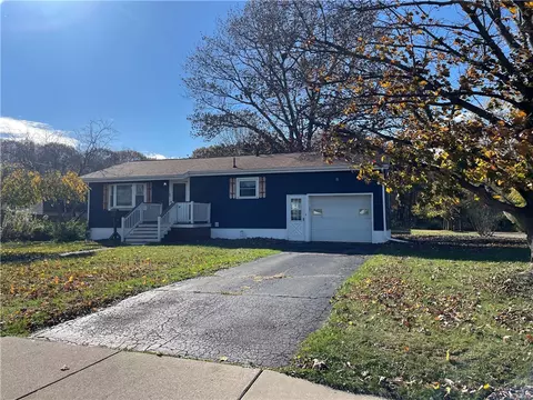2904 Bird Dr, Erie, PA 16510