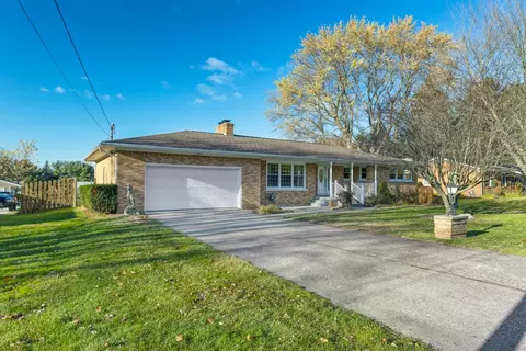 6760 Mayfield Dr, Fairview, PA 16415