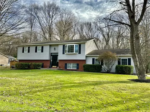 19631 Cyrus Ln, Meadville, PA 16335